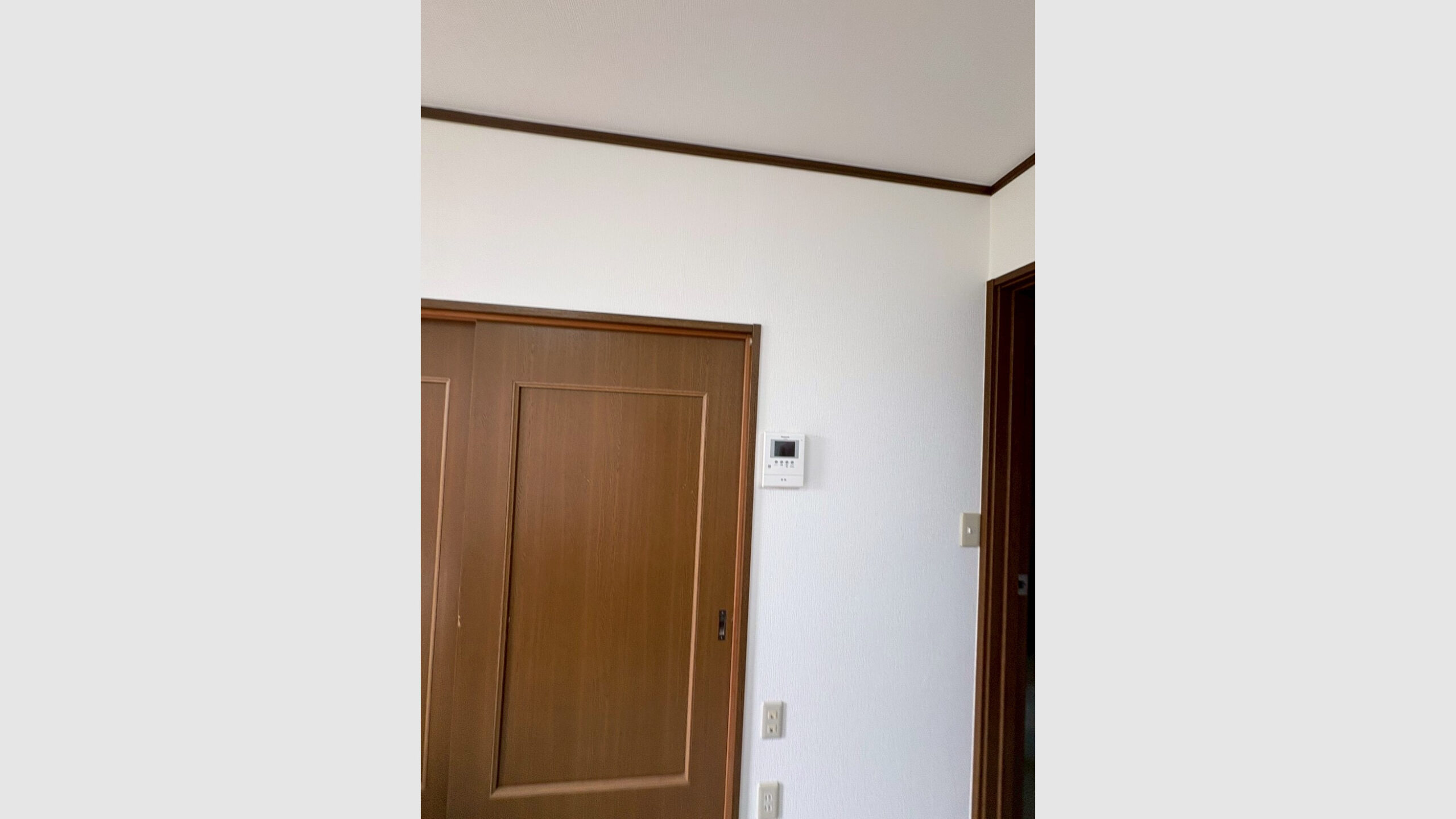 LDKと2部屋のクロス貼り替え+窓枠ダイノックシート貼り