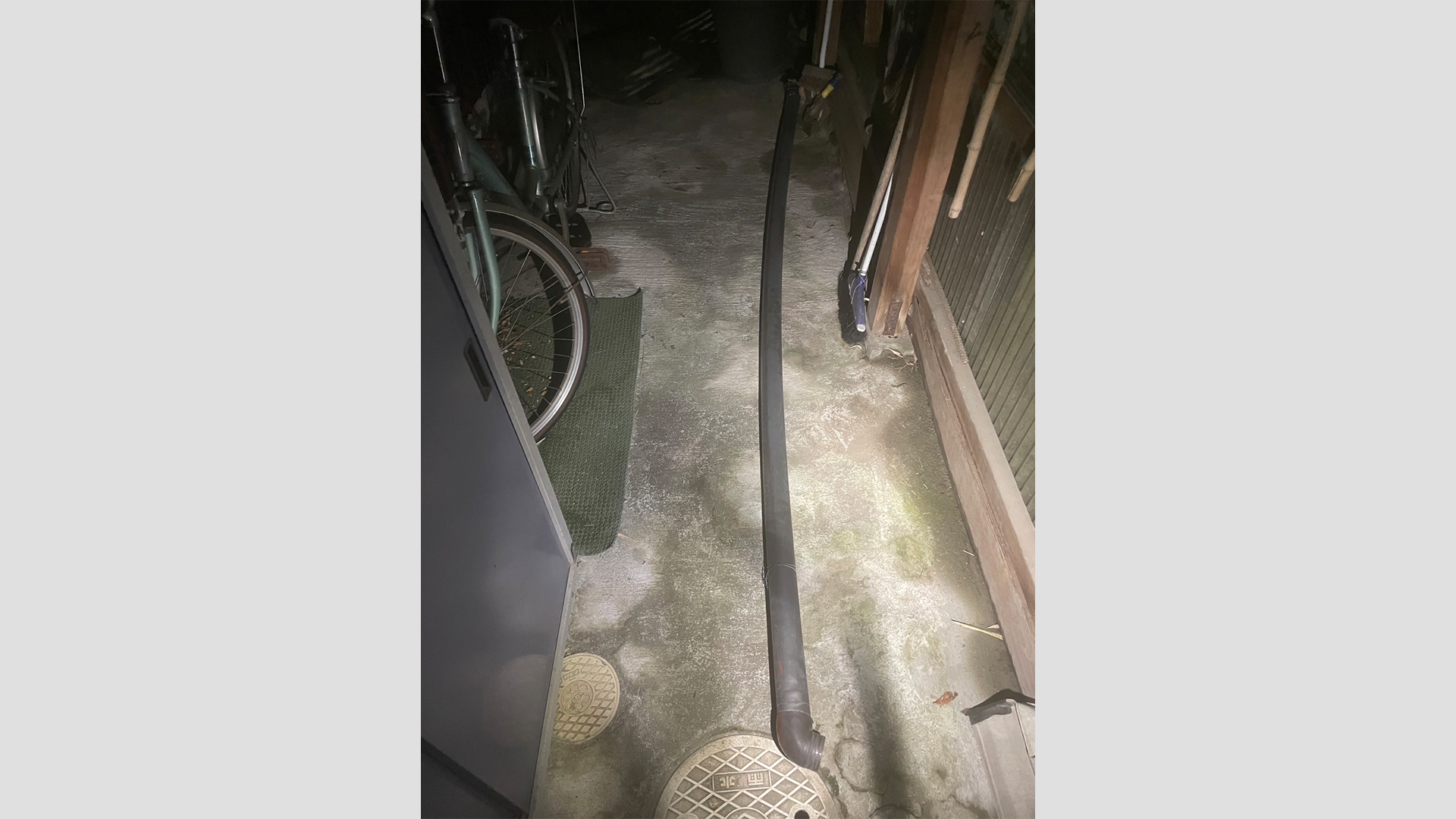 空き家の雨樋外れ修理工事